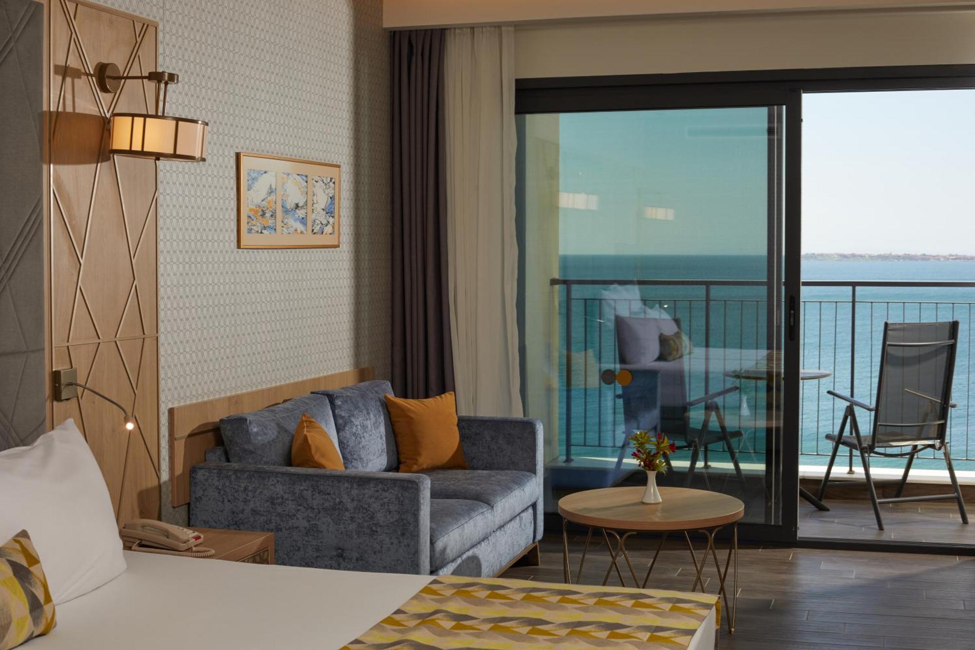 Secrets Sunny Beach Resort & Spa (Adults Only) Værelse billede A room at the hotel