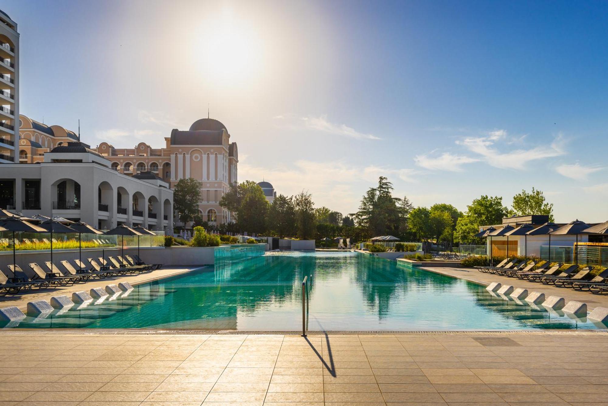 Secrets Sunny Beach Resort & Spa (Adults Only) Eksteriør billede The swimming pool at the hotel