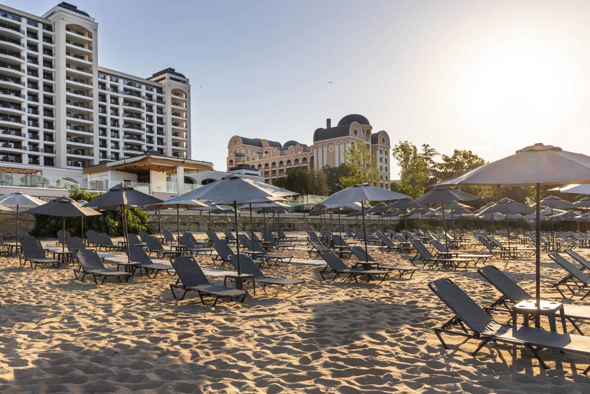 Secrets Sunny Beach Resort & Spa (Adults Only) Eksteriør billede Beach at the Grand Resort